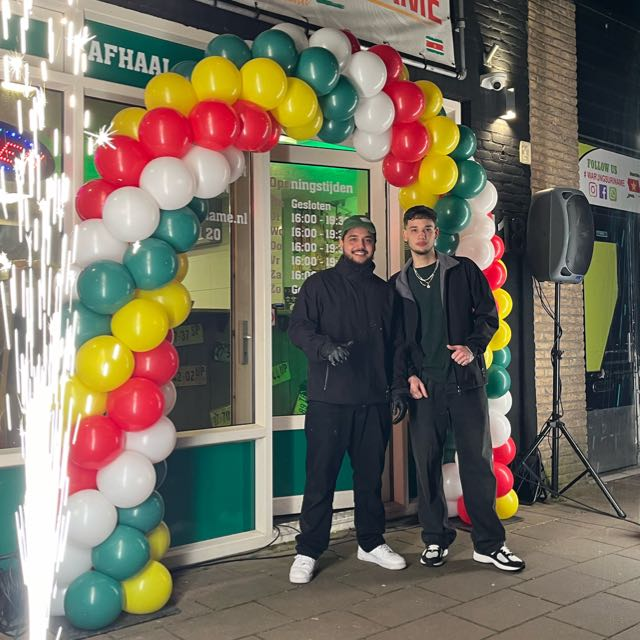 De oprichters van Warung Suriname bij de opening